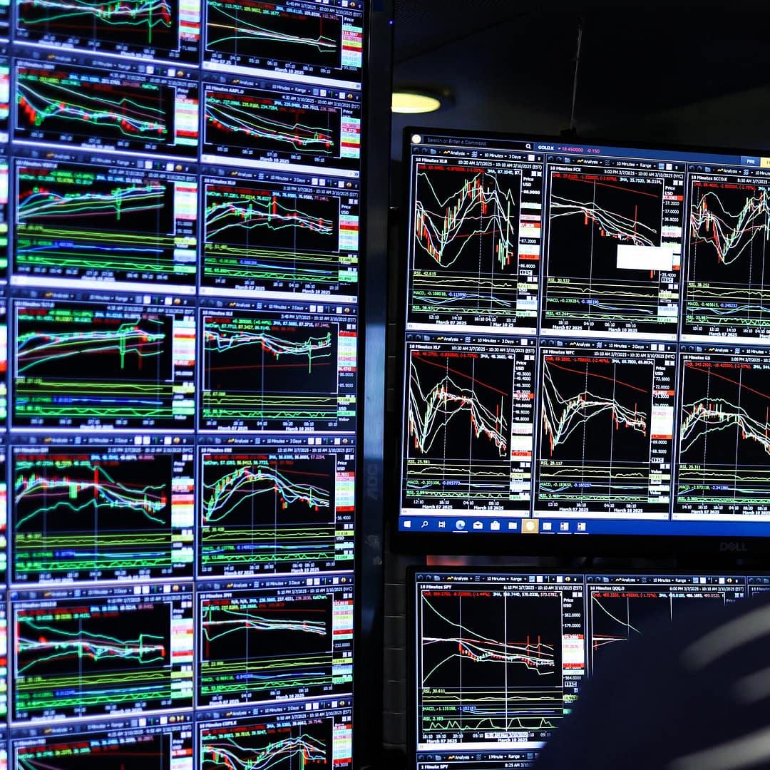 Asian Markets Slide as Global Sell-Off Continues
