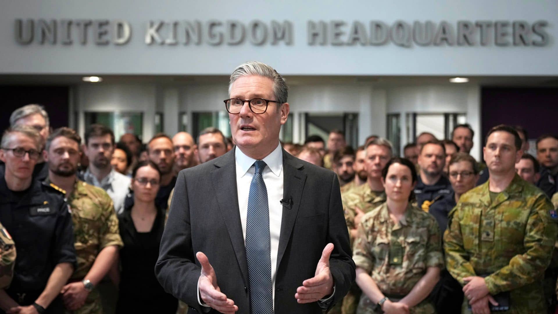 Putin will break any peace deal where Ukraine is not ‘defended’ by ‘coalition of the willing’, Starmer warns