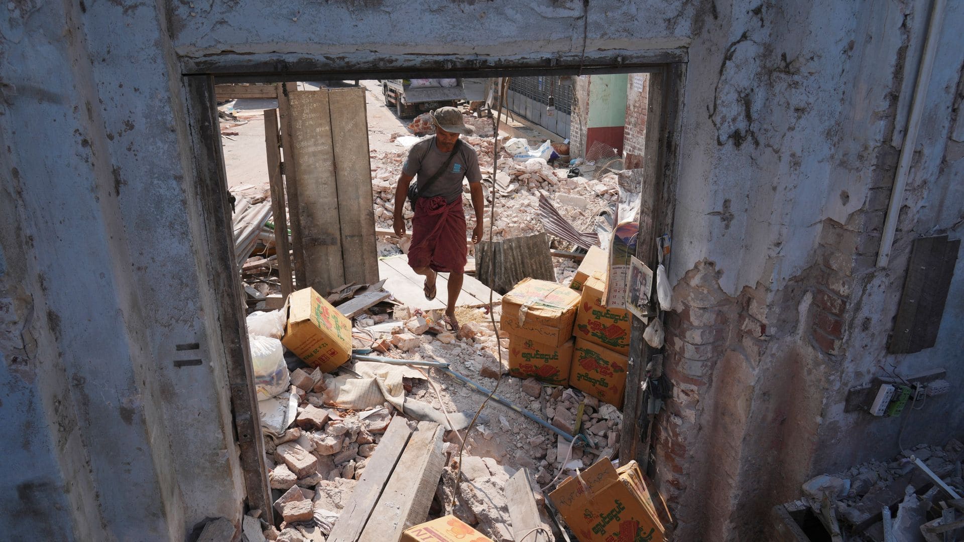 Woman rescued 91 hours after Myanmar quake